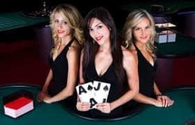 Beragam slot dan permainan virtual dengan tema menarik yang terus diperbarui